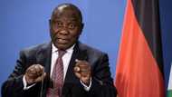 Peeps throw shade serious at Ramaphosa, SA left laughing: #VoetsekRamaphosa