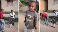Wholesome video of 3 youngsters dancing to afrobeats wins over Manzsi’s hearts: “This is everything”