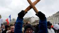 French bakers protest over surging power prices