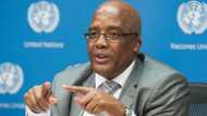 Cabinet defends Home Affairs Minister Aaron Motsoaledi amid social media backlash over Zimbabwe Exempt Permits