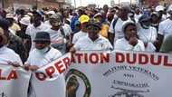 Operation Dudula: Heated stand off between South Africans and foreign nationals In Alexandra