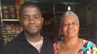 Security guard returns gogo's hard earned cash he found: "You restore our faith in humanity"