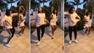 Mom and daughter dance together in video, SA confused: "Who is who?"