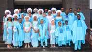 Proud father parades photo of wife with their 12 children and 16 grandchildren, peeps floored by huge family