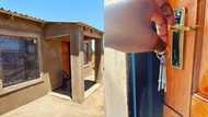 'Broke' man celebrates building mom house as show of gratitude: "You're blessed beyond measure"
