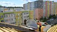 Ukrainians race to fix shelled homes ahead of winter