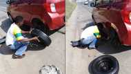 'I'm staying": Mzansi thanks 'Jabulani' for helping stranded woman