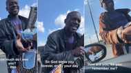 Good Samaritan BI Phakathi suprises man vending at traffic lights with a bunch of cash, he's left dumbstruck