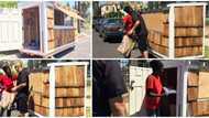 Kind man builds fine tiny house that moves on wheels for homeless 60 year old woman, gifts her in video