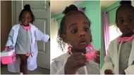 Adorable toddler doctor examines "sick" mum, prescribes meds for her in heartwarming video, many react