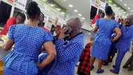 Family wears matching checkered outfits: South Africans react