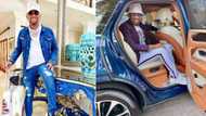 Kwa Mam’Mkhize: Tha Simelane spoils himself with a lovely new car