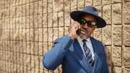 I unexpectedly saw my husband in a luxury suit leaving a maternity clinic with 2 babies in his arms