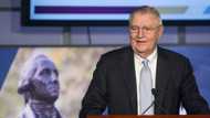 Walter Mondale: Former US vice president who served under Jimmy Carter dies