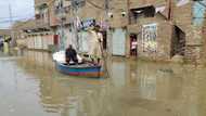 Flood toll tops 800 in Pakistan's 'catastrophe of epic scale'
