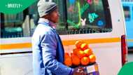 Johannesburg street vendor earns up to R10,000 a month selling naartjies in traffic