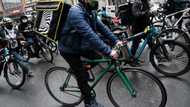 NY judge says pay raise for delivery workers can go ahead