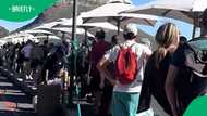 Video: Kilometers-long queue of Cape Town Tourists waiting to visit Table Mountain