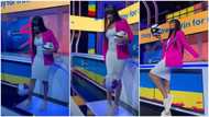 Young lady juggles ball with her foot more than 40 times like a pro in viral video, many people react