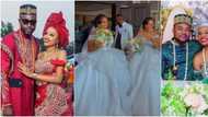Beautiful Photos of Twin Sisters Who Get Married on the Same Day