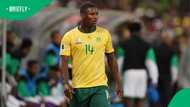 Kaizer Chiefs legend backs Bafana Bafana’s Mbokazi after being sent off against Zimbabwe