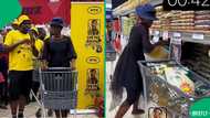 "She’s stocking up for January": SA reacts as woman stands on business with a Christmas trolley dash