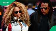 Jay-Z surprises Beyoncé with stadium singalong and fireworks