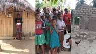 Primary pupils lay blocks to build single room for their late schoolmate's mother