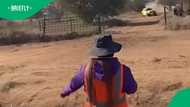 Car flips over in accident and forces crowd to run away from danger in video