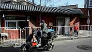 China Covid lockdowns shut delivery workers out of their homes