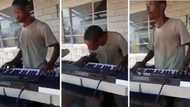 Man dishes out vibey tunes on keyboard, SA peeps feel the energetic beat: "Kanti he knows what he’s doing"