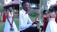 Mzansi reacts to man proposing during bouquet toss at friend’s wedding: “Not on my big day”