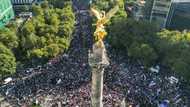 Mexican president masses supporters to show political 'muscle'