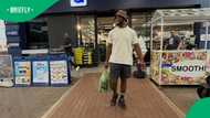 Siya Kolisi’s black G-Wagon has SA talking after viral pit stop post