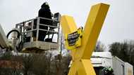 Police move in on anti-coal activists at German protest camp