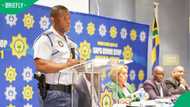 General Mkhwanazi addresses Hawks members on combatting corruption in policing, earns praise online
