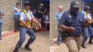 “I love my country” – Mzansi reacts to "Hugo bel die polisie” dance