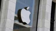 Apple warns of flaw that lets hackers into iPhones, Macs