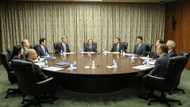 Japan sticks to ultra-loose monetary policy