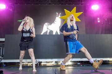 What is hyperpop? Everything to know about the genre's sound and stars ...