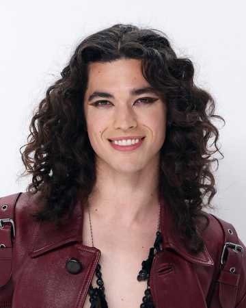 Is Conan Gray gay? His partner, songs, ethnicity, parents, net worth