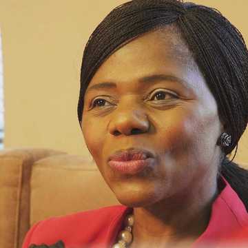 Thuli Madonsela biography: age, children, husband, wedding, education ...