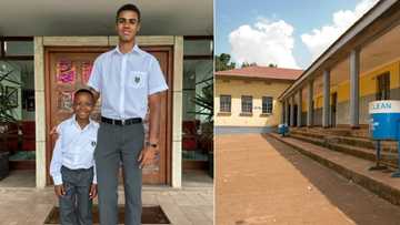 Queen's College Boys' High School shows off the tallest and shortest kids in Grade 8 class, photo has Mzansi doubting school