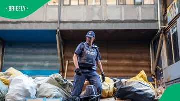 9 undocumented foreign nationals arrested in Joburg Mall counterfeit goods raid