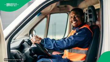 "Let's get our licences": Courier driver's salary with matric and a licence leaves Mzansi impressed