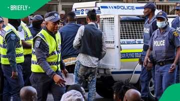 “You can’t escape crime in SA”: Mzansi wowed by woman’s robbery attempt during ABSA race in Durban
