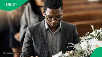 “You posted the evidence”: SA floored by viral clip of lady breaking stranger’s tombstone while at unveiling