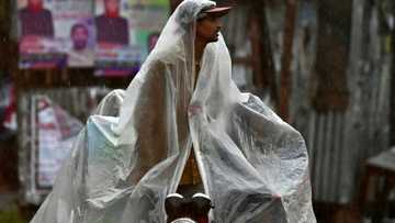 Bangladesh evacuates hundreds of thousands ahead of cyclone