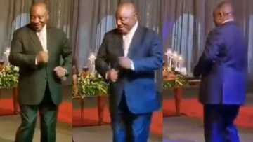 President Cyril Ramaphosa’s maskless dance with Ghanaian official annoys SA: “Mzansi is dancing in the dark”