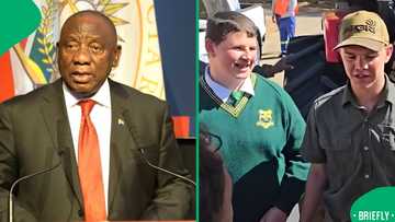 "Taking his cap off in respect": Afrikaner youngsters show Ramaphosa proper manners during visit